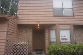 Building Photo - Westside 2/2 Townhome
