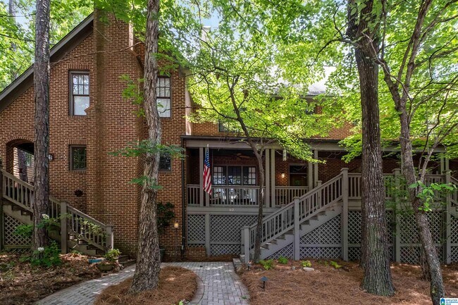 Primary Photo - 62 Hawthorn St