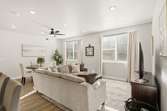 Building Photo - 206 N Chapparell Dr