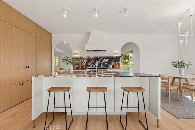 Building Photo - 21500 Arcos Dr
