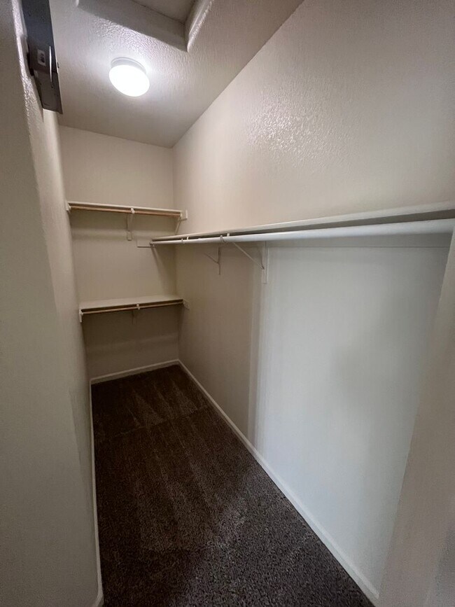 Building Photo - LOVELY 3 BEDROOM HOUSE IN NEWER SUBDIVISION!!