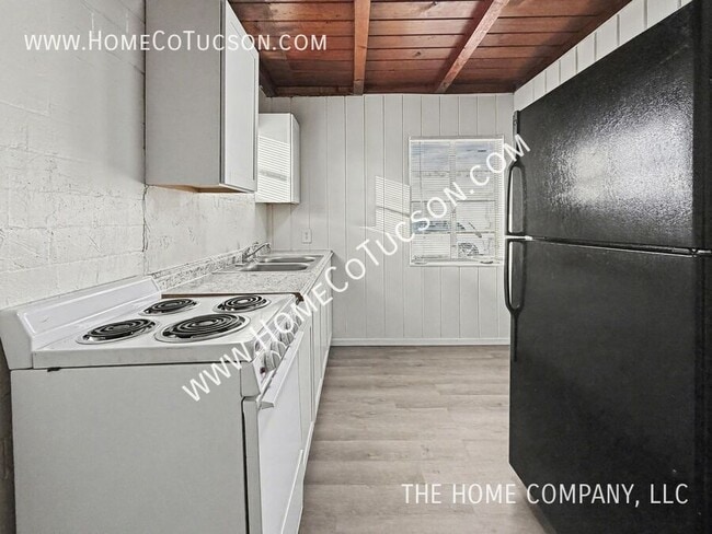 Building Photo - 4124 S 9th Ave