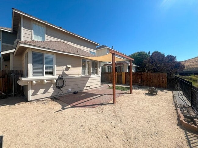 Building Photo - Stunning Views - Three Bedroom in Heron...