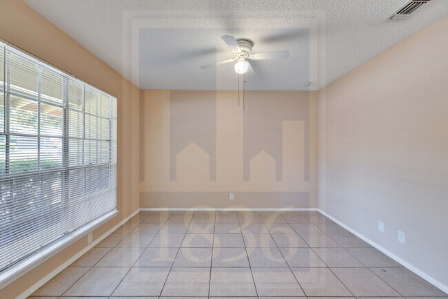 Building Photo - 8701 Clarewood Dr