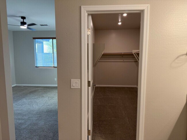 Building Photo - 2020 E Kansas Dr