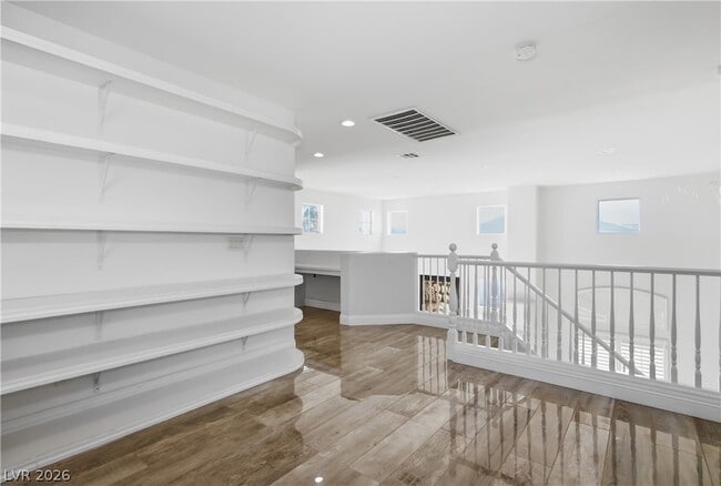 Building Photo - 9983 Canyon Peak Dr