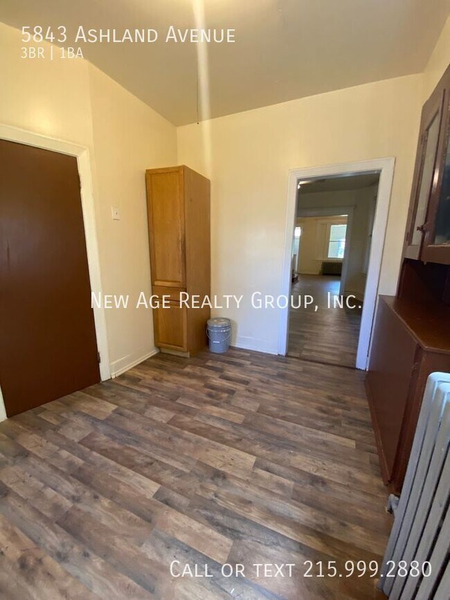 Building Photo - 5843 Ashland Ave