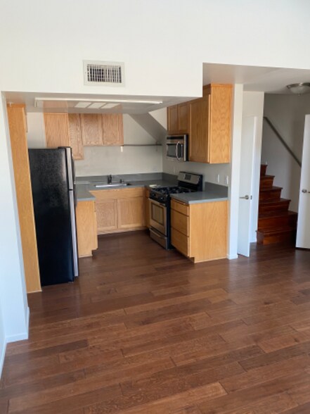 Building Photo - 3627 Dunn Dr