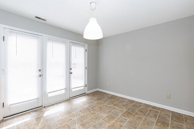 Building Photo - Move In Ready Two Bedroom Home!