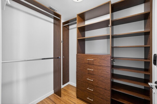 Building Photo - 45 Hendricks Isle