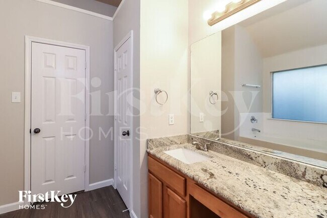 Building Photo - 10737 Emerald Park Ln