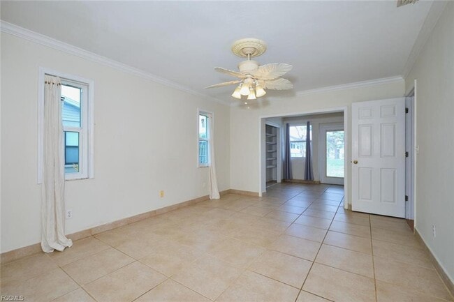 Building Photo - 2614 SE 12th Pl