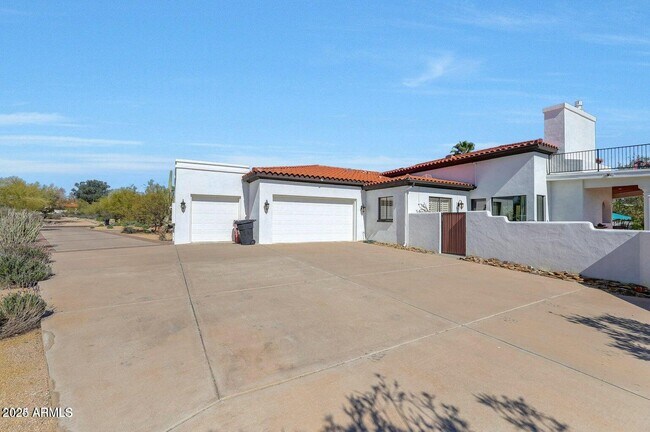 Building Photo - 8171 E Whispering Wind Dr