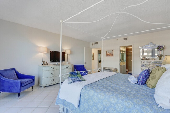 Building Photo - 4100 N Ocean Dr