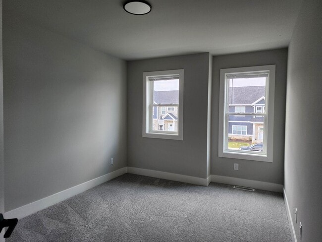 Building Photo - 4857 Lacy Rd