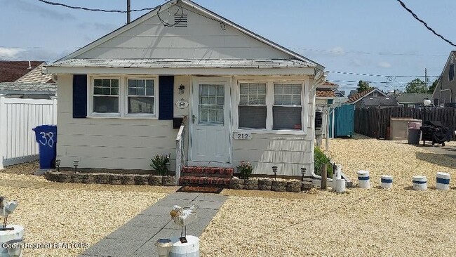 Building Photo - 209 5th Ave