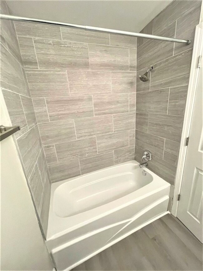 Building Photo - 107 Villa Dr