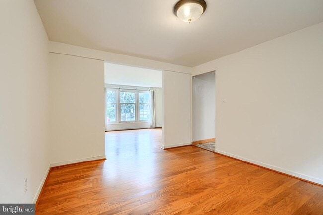 Building Photo - 1505 Westminster Ct