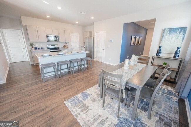 Building Photo - 4901 Stonebrooke Dr