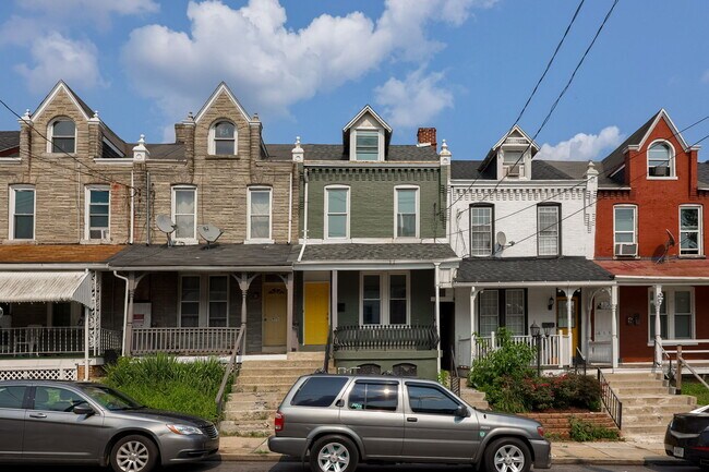 Building Photo - 611 S Prince St