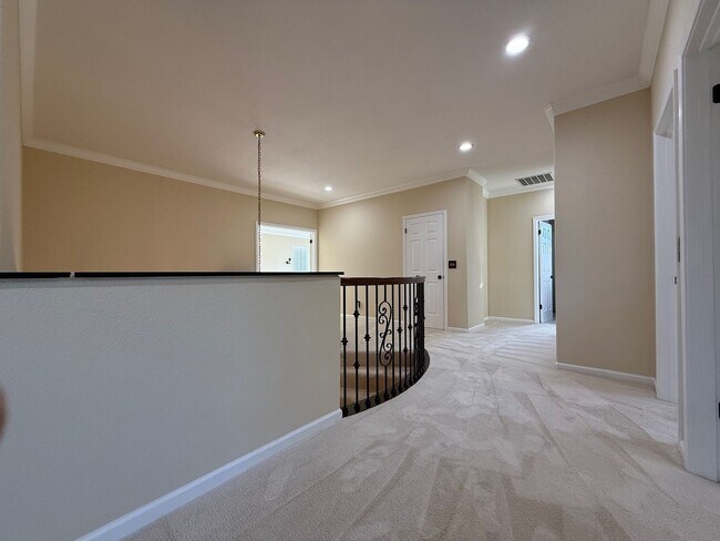 Building Photo - 20 Gonsalves Ct