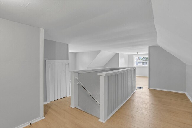 Building Photo - 157 S Eureka Ave