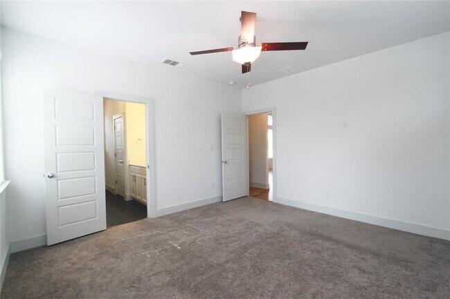 Building Photo - 1507 Homespun Rd