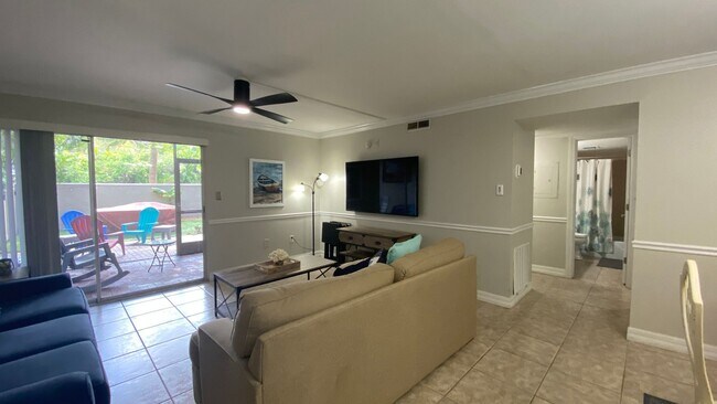Building Photo - Charming 2/2 Seasonal Rental in Sarasota – Minutes from the Beach! Private Courtyard Included!!