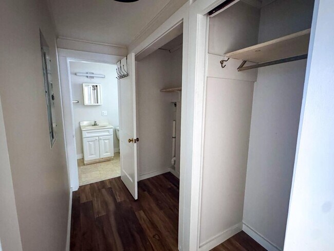 Building Photo - 39 Allen St