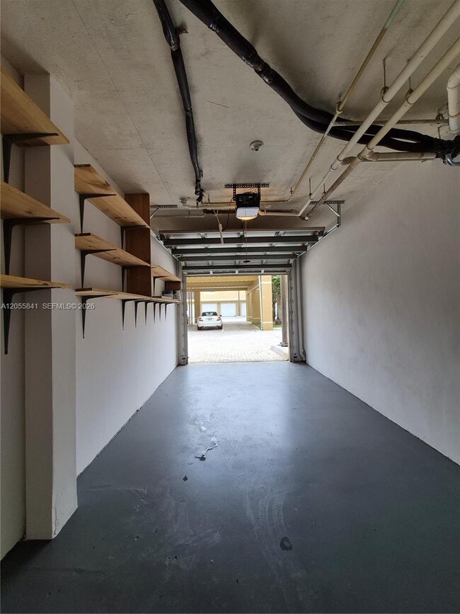 Building Photo - 771 N Pine Island Rd