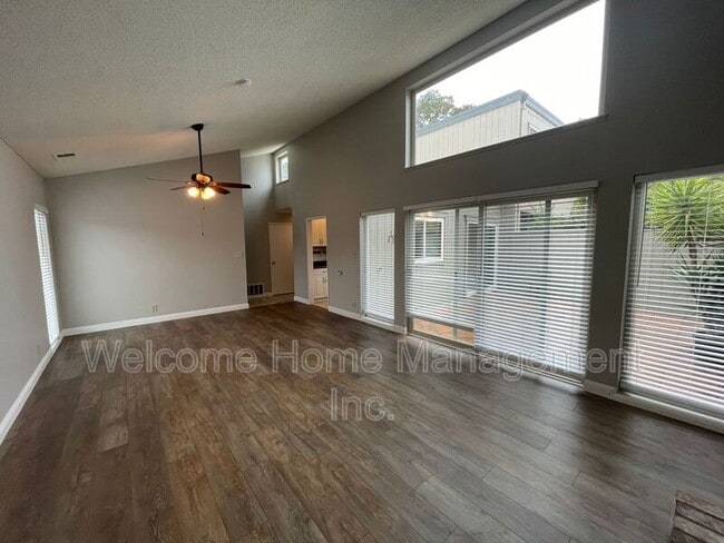 Primary Photo - 3424 Brithorn Ln