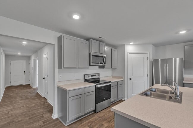 Building Photo - Move in Special- move-1/2 off the first month's rent with a lease signed by 12/31!!!