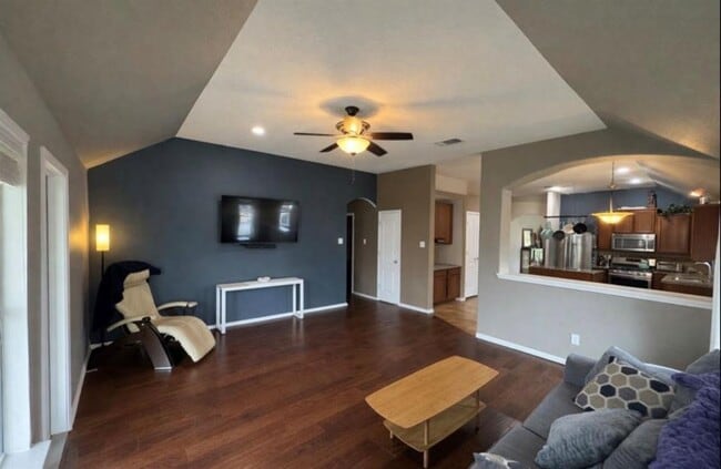 Building Photo - 1052 Hot Spring Valley