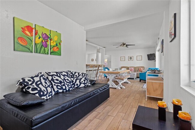 Building Photo - 604 Spencer Ave