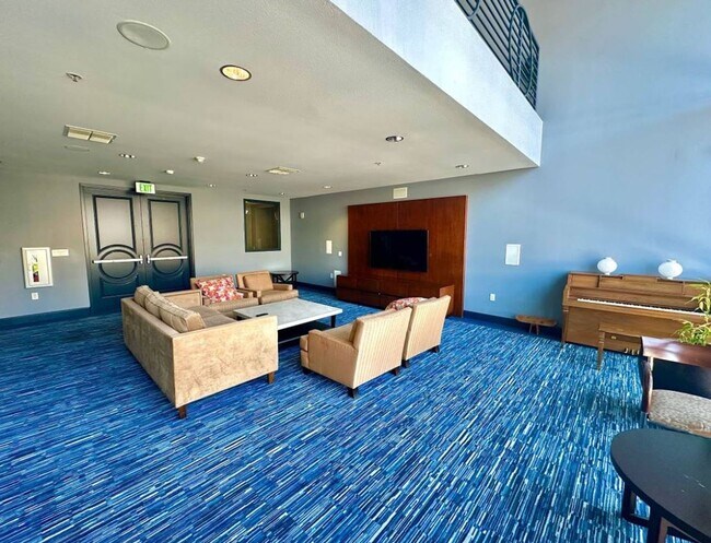 Building Photo - Turn Key Furnished 1 BR, 1 BA with Secure ...