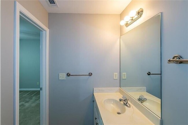 Building Photo - 127 Sunset Ln