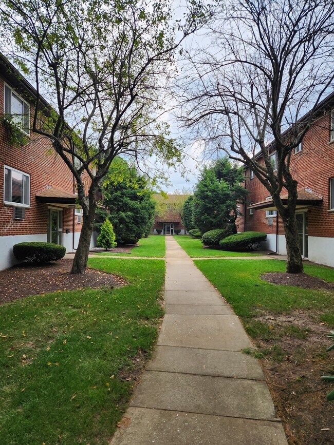 Primary Photo - 22 Bryon Rd