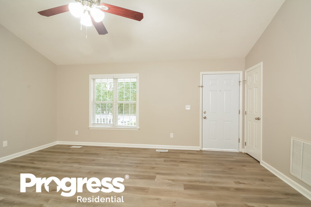 Building Photo - 121 Westonridge Run