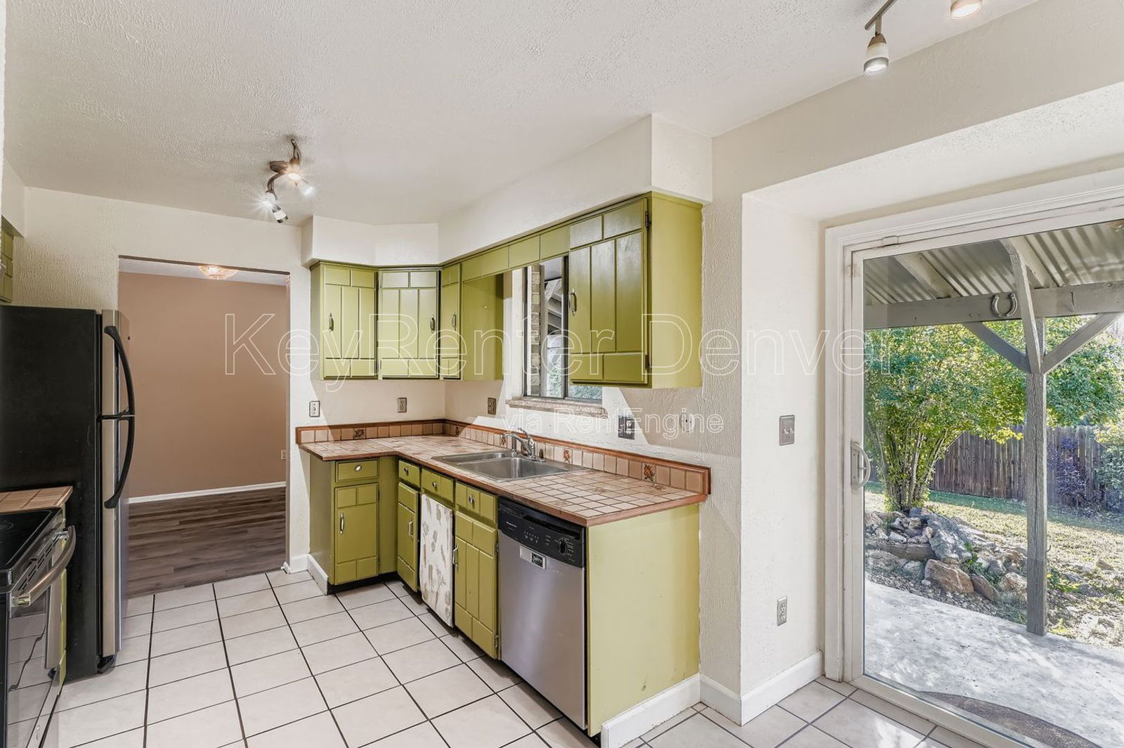 Building Photo - 6529 Van Gordon Ct