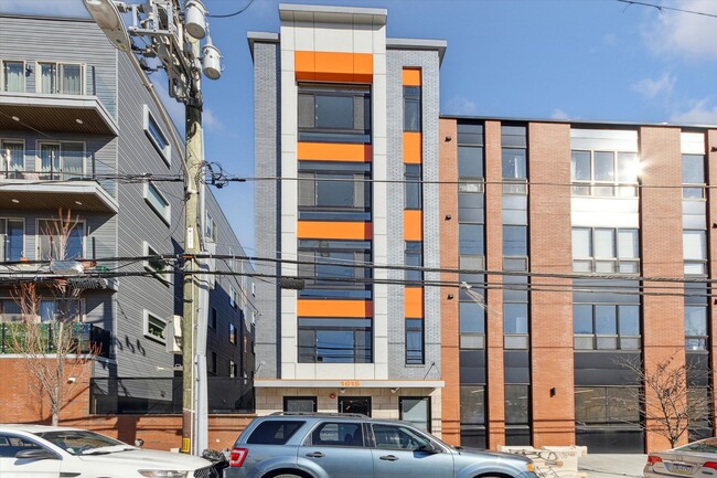 Building Photo - 1615 Poplar St