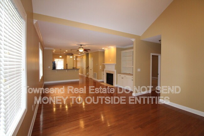Building Photo - 2210 Westdale Dr