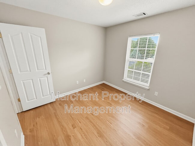 Building Photo - 776 Waterbrook Ln