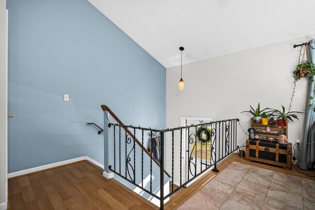 Building Photo - 74 Derryfield Rd