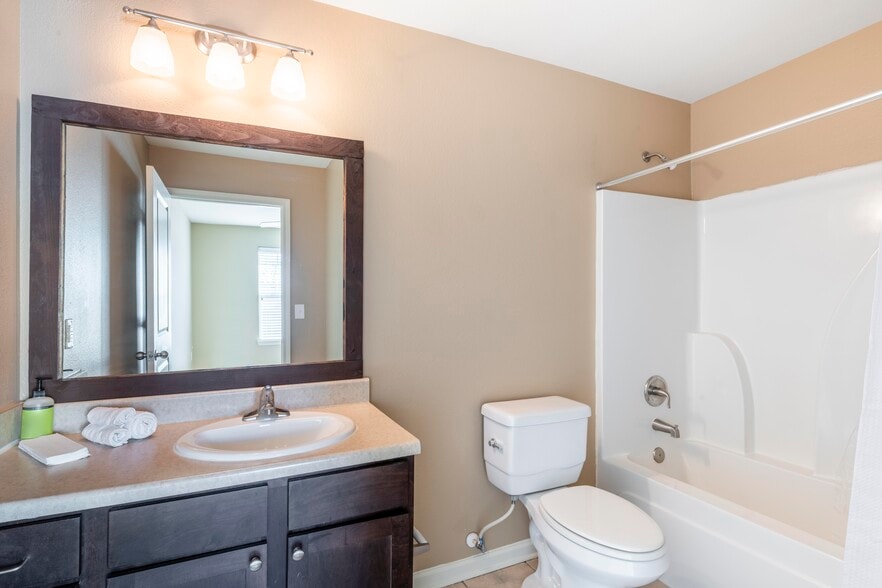 Building Photo - Newport Village