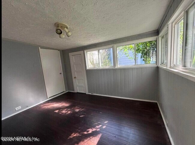 Building Photo - 2798 Herschel St