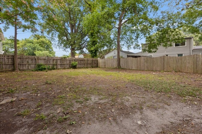 Building Photo - Move In Ready Norfolk Home!!
