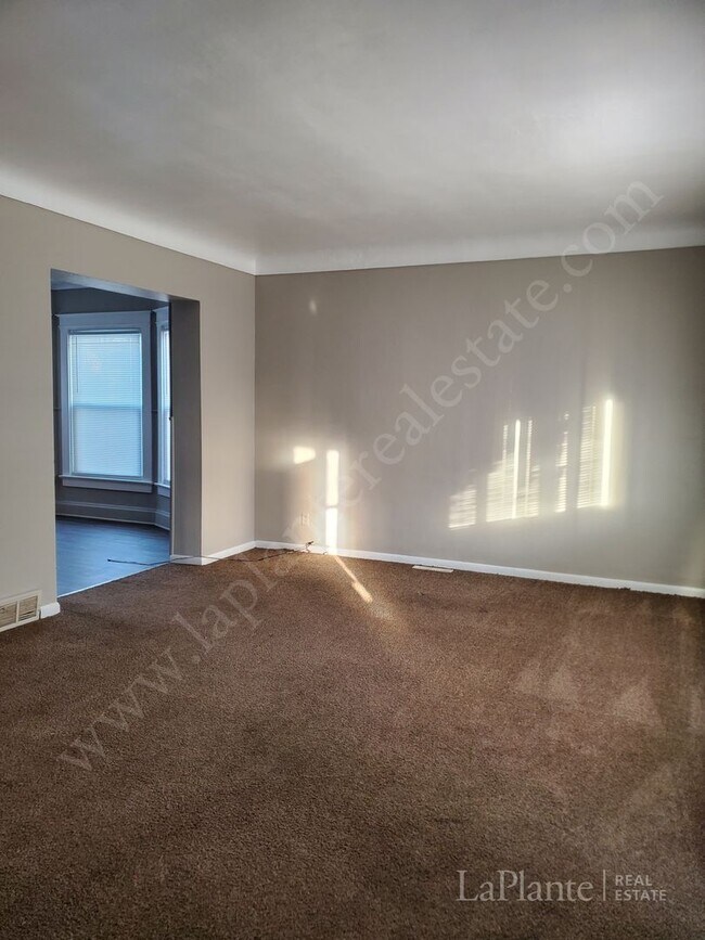 Building Photo - Three Bedroom East Toledo Home for Rent