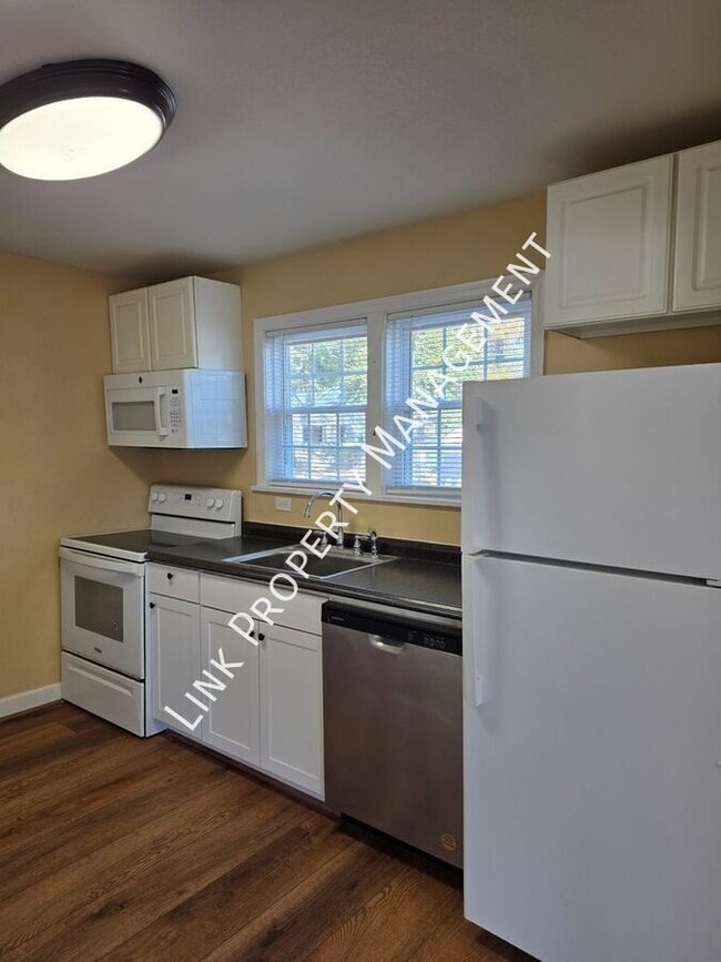 Building Photo - 129 N Moore Rd