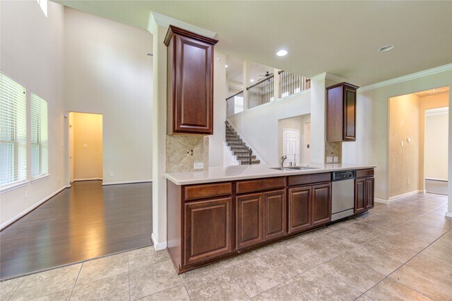 Building Photo - 15727 Whisper Woods Dr