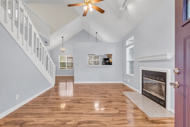 Building Photo - FOR LEASE - SINGLE FAMILY HOME IN HERMITAGE!